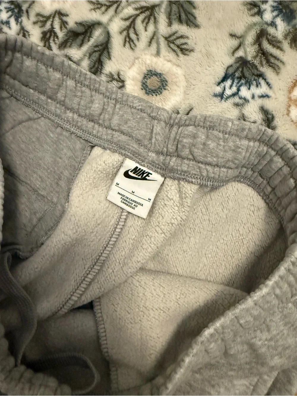 gray nike sweatpants